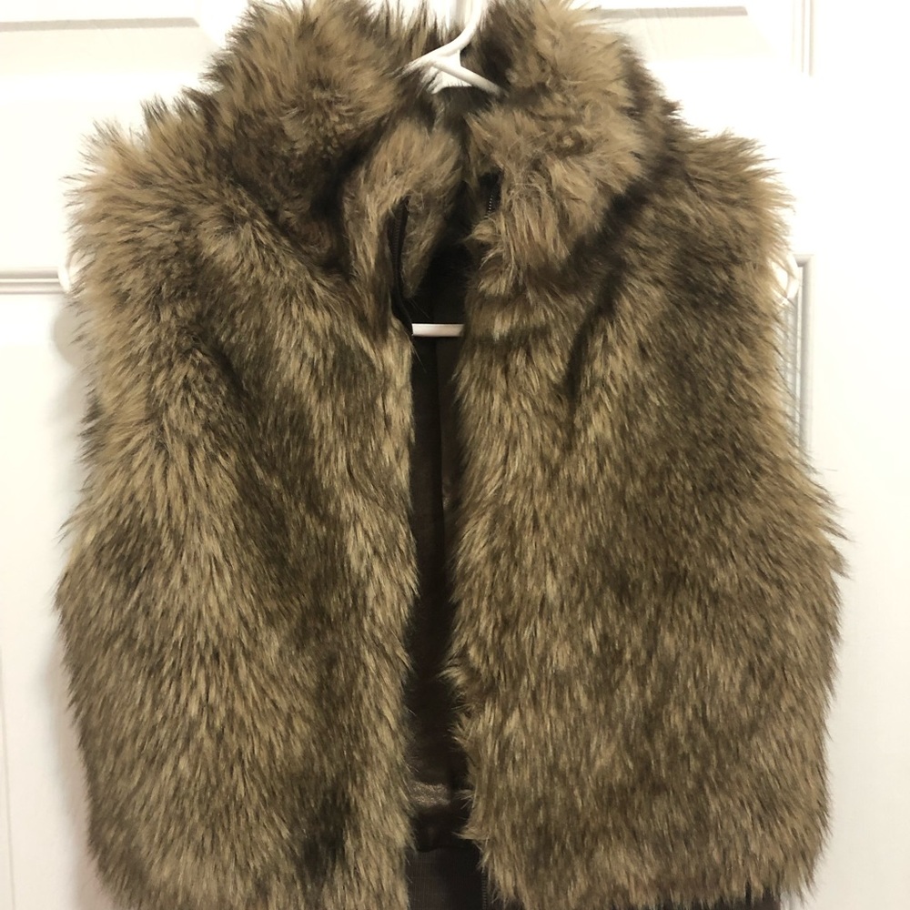 NWOT H&M Brown Faux Fur Vest - Picture 1 of 4